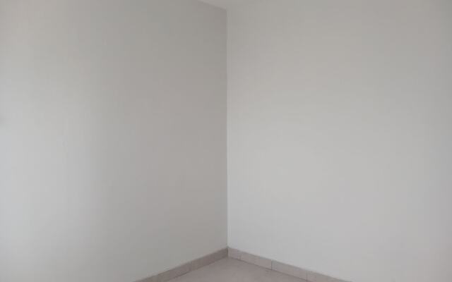 Super OYO 93085 Homy Stay Syariah