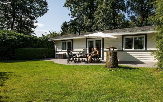 Comfy Chalet in a Holiday Park Near De Veluwe