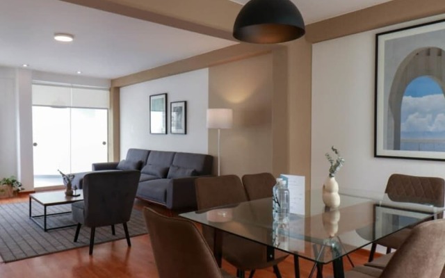w Perfect 3BR Near Malecon in Barranco