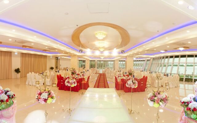 Ninh Kieu Riverside Hotel