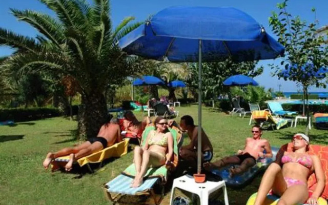 Marinos Beach Apartments