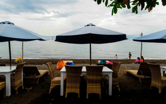 Amed Sunset Beach
