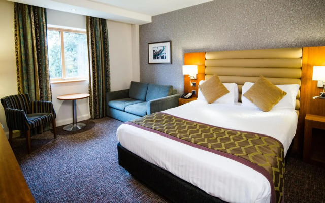 Drayton Manor Hotel