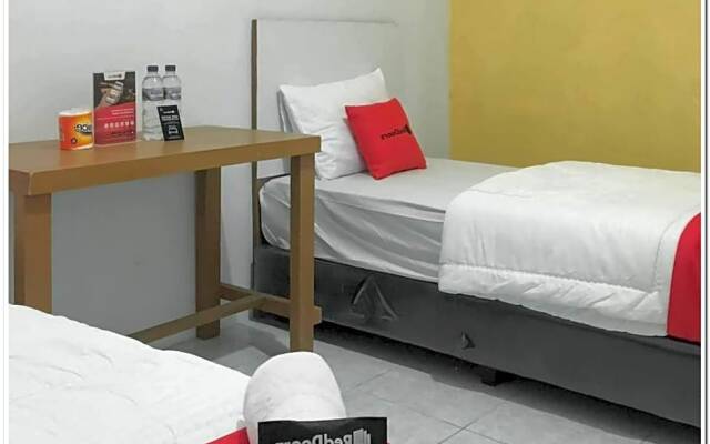 RedDoorz @ Simpang Pos Medan