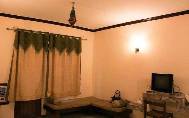 Kanwhizz Hum Tum Resort