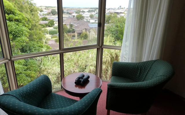 Blue Whale Motor Inn & Apartments