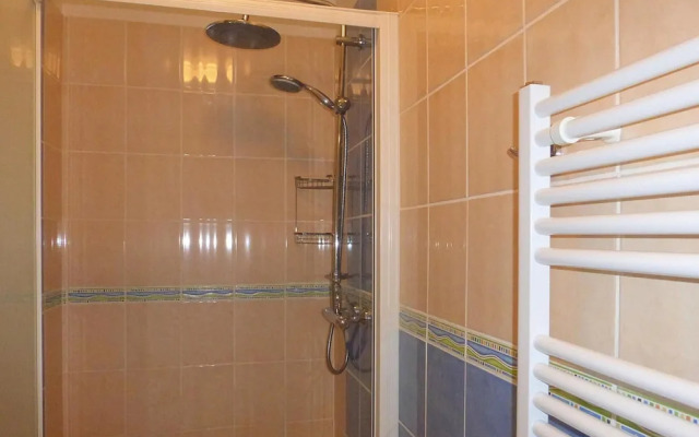 Nice Holiday Home Near the Beach, Hillion