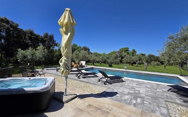 Olive Garden Paradise with Swimming pool