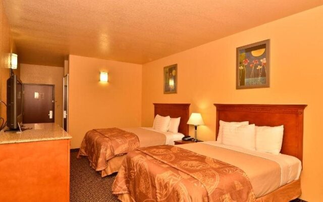 Hiway Inn Express Of Broken Bow