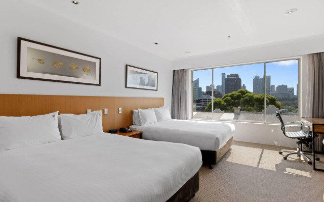 Holiday Inn Sydney Potts Point by IHG