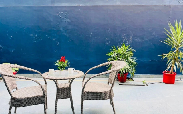 BluO Modern 1BHK - DLF Galleria Market