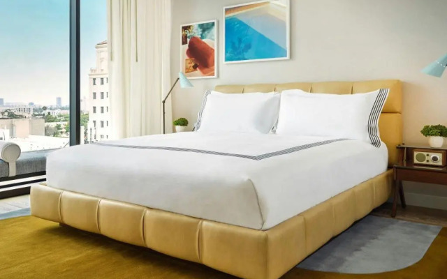 The Hollywood Grande, Autograph Collection