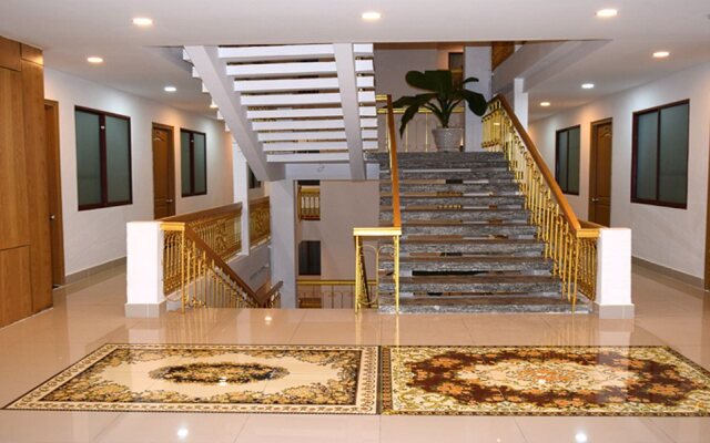 Diamond Star Hotel