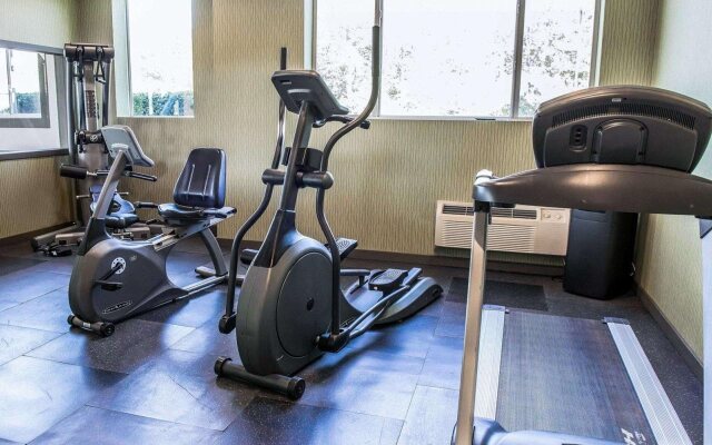 Comfort Inn & Suites Butler