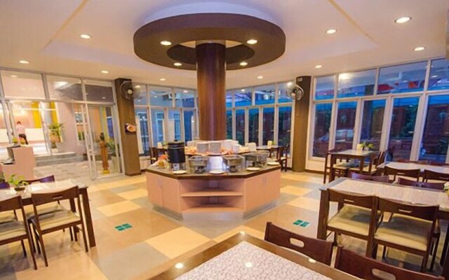Charoenchit House