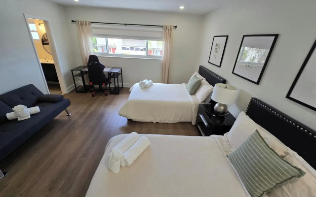 Luxurious & Spacious Townhouse in Prime Location