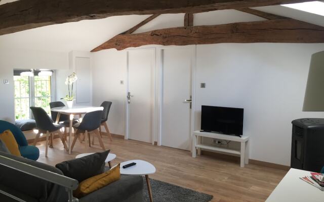 Gîte des Charmilles /La Maison des Gardes