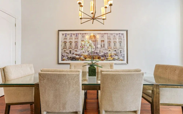 Luxury 4BR With Private Rooftop Deck