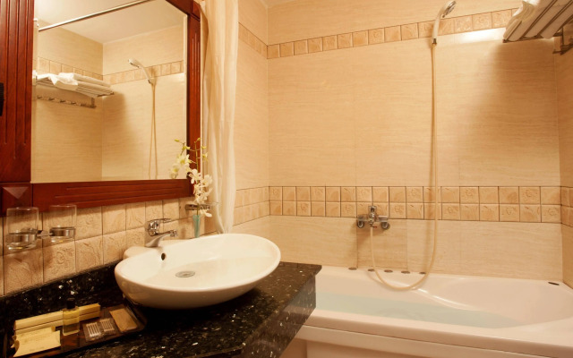 Roseland Inn Hotel