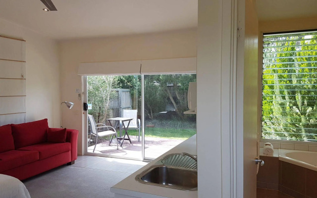 Springtide Studio Apartments