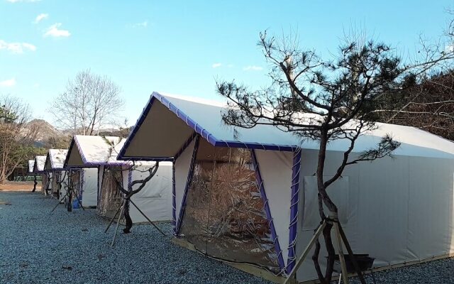Aquamarine Glamping