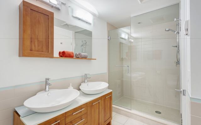 Palais-des-Congrès Furnished Suites by Hometrotting