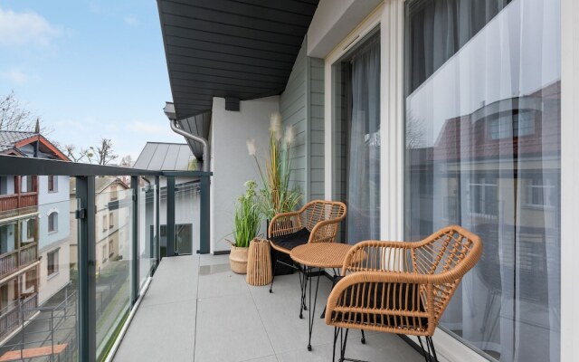 Lion Apartments - Pink i Mustang Studio