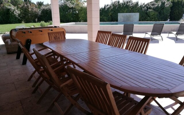 Villa With 7 Bedrooms in Pernes-les-fontaines, With Private Pool, Furn