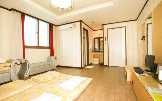 Yeosu Beach Hotel