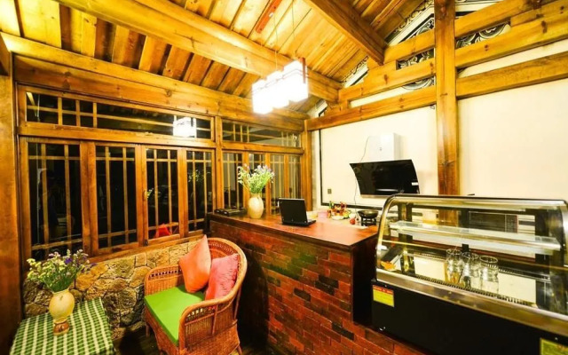 Dali Yuehai Shanqi Inn