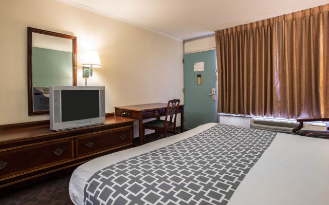 Rodeway Inn & Conference Center