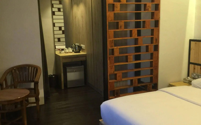 The Oikos Hotel