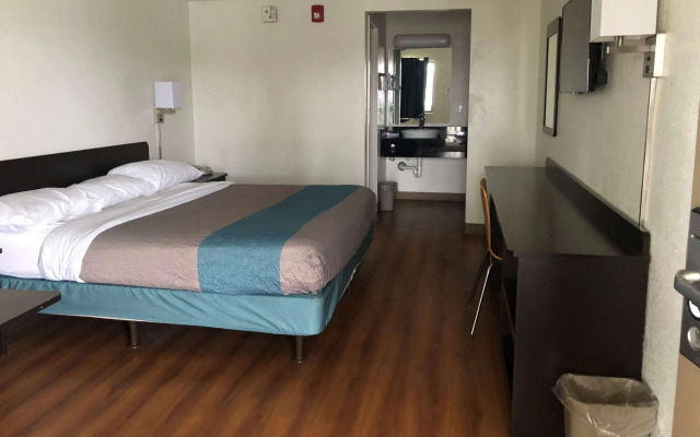 Days Inn by Wyndham Indianapolis South