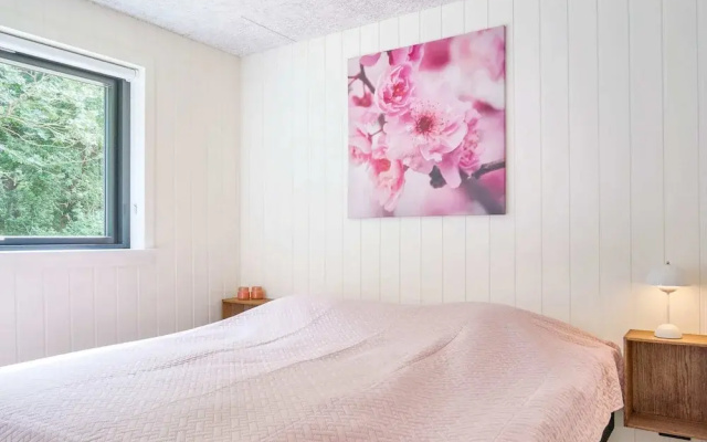5 Star Holiday Home in Ronne