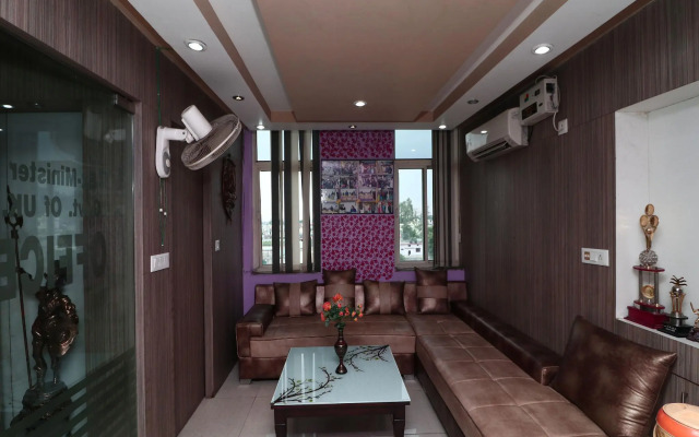 Jatin Hotel By OYO Rooms