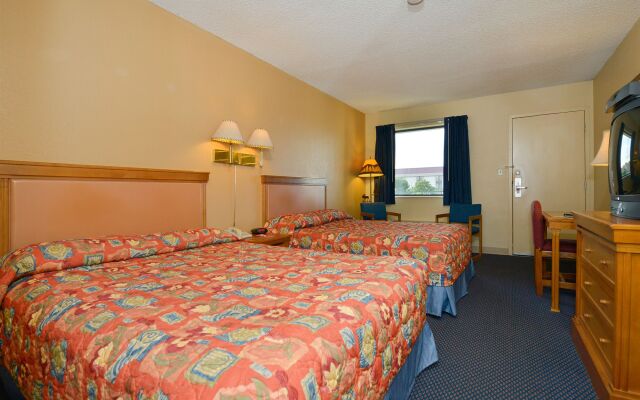 Econo Lodge I-44 - Exit 80