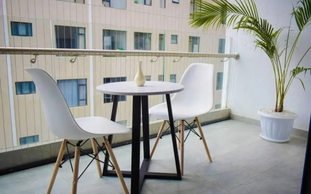 Lux Suites Royal Oaks Residency