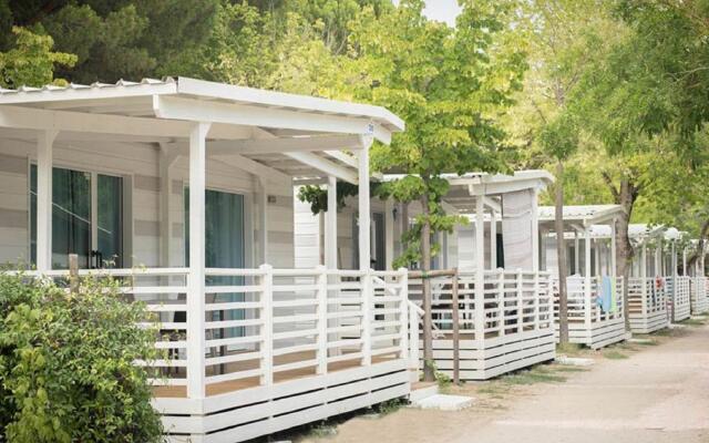 Modern Mobile Home in Cesenatico with terrace near the beach