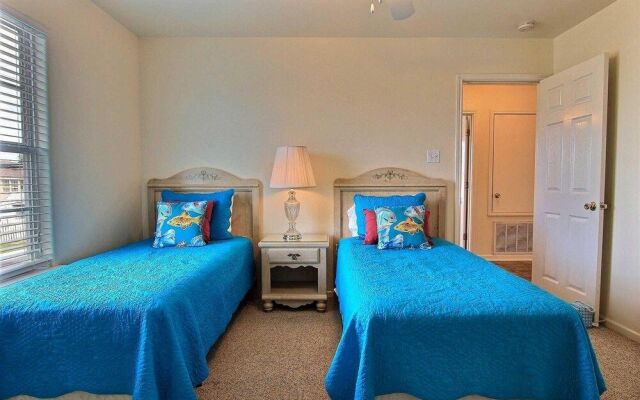 Tropical Touchdown - 4 Br Home