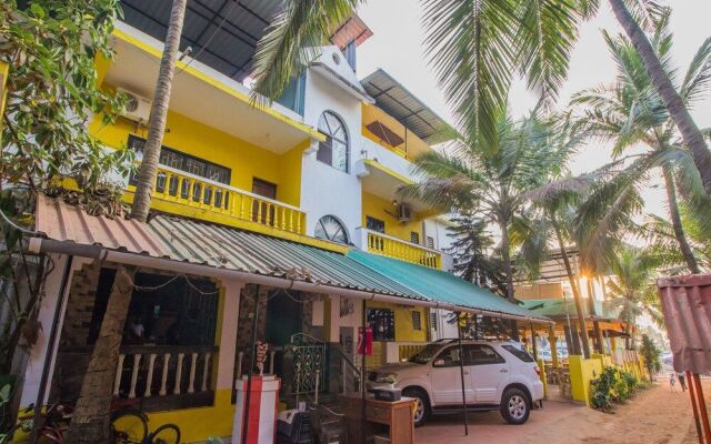 OYO 12041 Home Bright Studio Candolim Beach