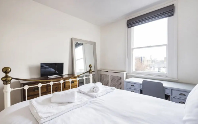 Panoramic Hammersmith Home Near The River Thames