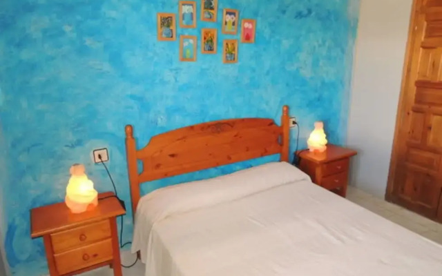 Pretty Apartment Near Roses Beach