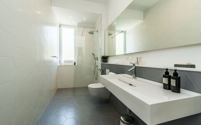 Aquamarine The Sea View Apartment