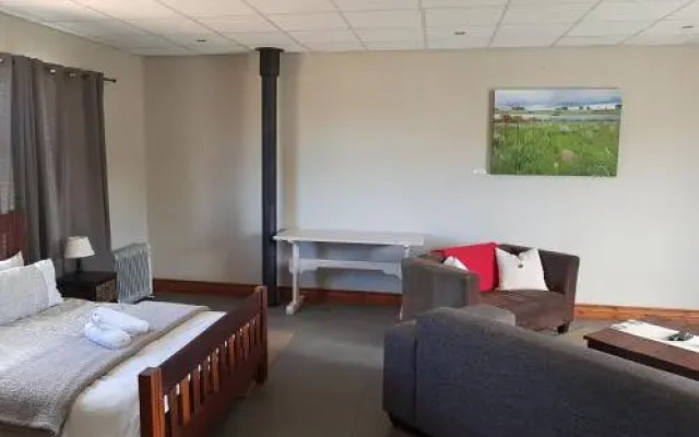 Stay@67 Apartments - Dullstroom