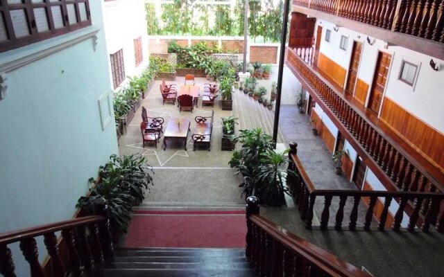 Manoluck Hotel