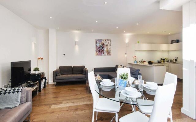 Bright Baker Street Apartment - AZS