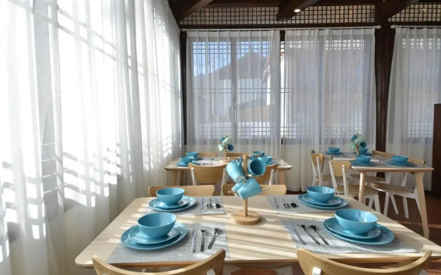 Hua Linglong Courtyard Inn