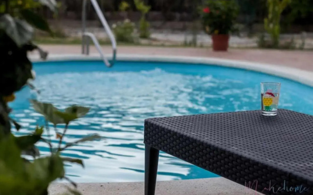 Bungalow espectacular garaje piscina y jacuzzi