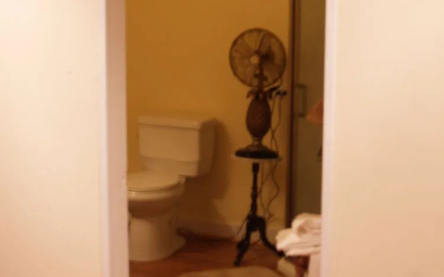 The White House on Freedom Way