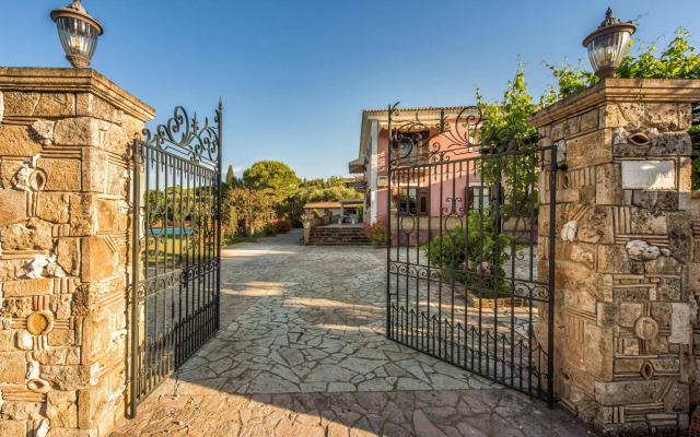 Sarakino The House of Literature